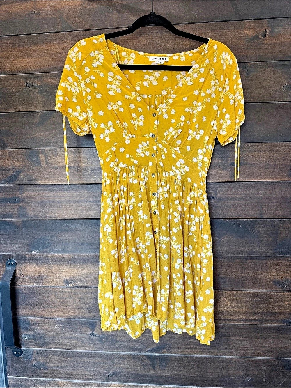 Billabong Skate Day Golden Yellow Floral Print Short Sleeve Mini Dress Medium